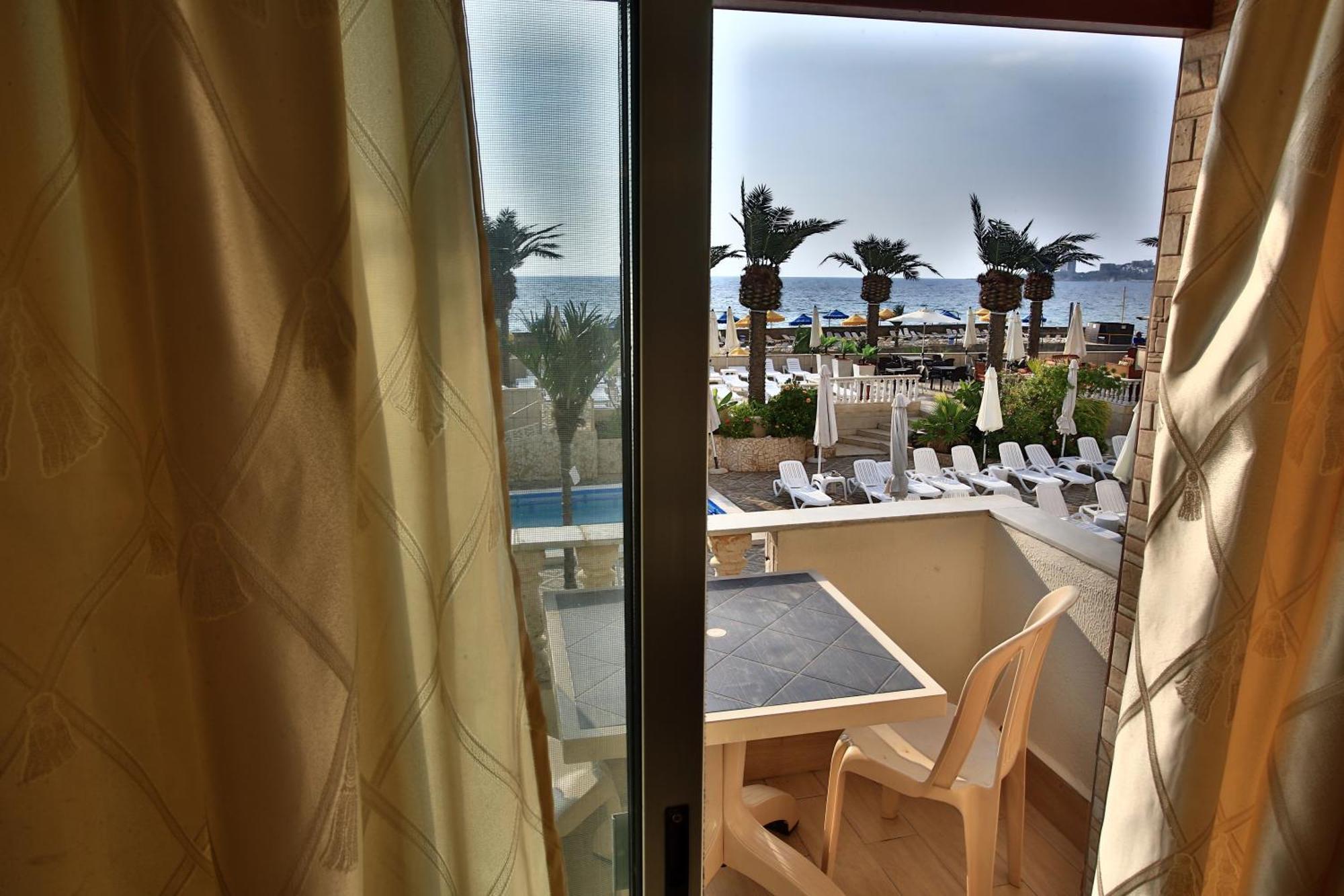 Lamedina Hotel & Resort Jounieh Rom bilde